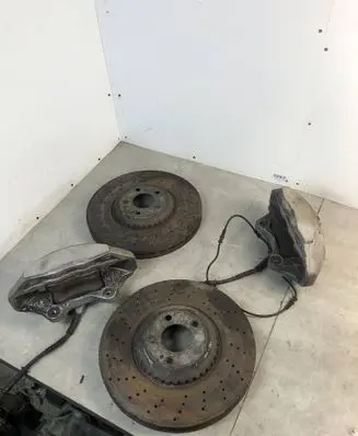 Front brake caliper