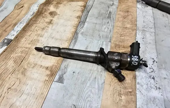 Volvo V70 Fuel injector 0445110078