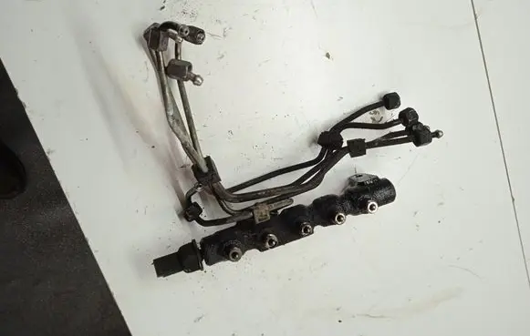Ford Focus Fuel main line pipe 9654592680