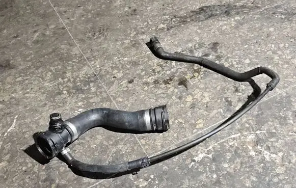 BMW 1 E82 E88 Engine coolant pipe/hose 7540127 7599452
