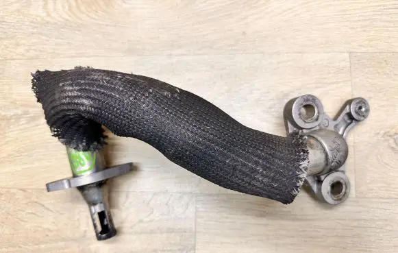 Renault Master III EGR valve line/pipe/hose 147130894R