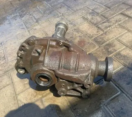 Land Rover Discovery 3 - LR3 Front axle beam 