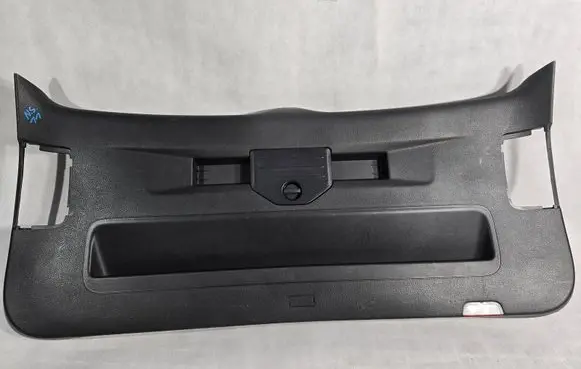 Volkswagen Touareg II Tailgate/trunk upper cover trim 7P6867601A
