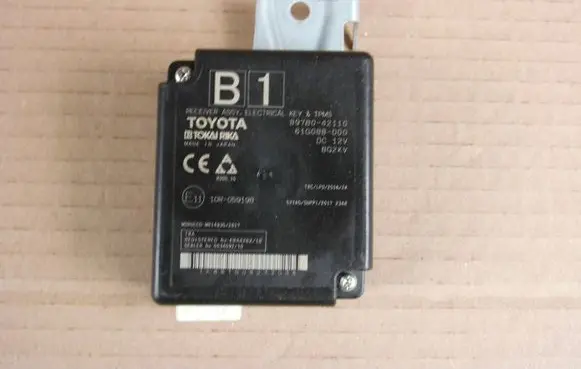 Toyota RAV 4 (XA50) Oil pressure relay 897B042110