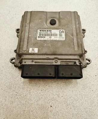 Volvo V70 Engine control unit/module 30771550AB 1039S13372 0281012103