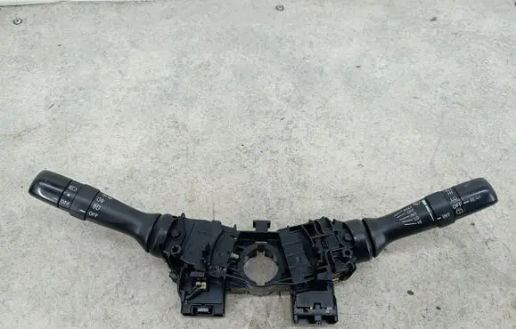 Toyota Auris 150 Wiper turn signal indicator stalk/switch 0229017F245