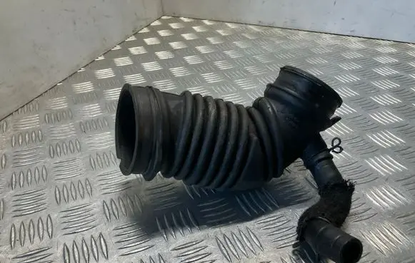 Toyota Avensis T270 Turbo air intake inlet pipe/hose 178810R020
