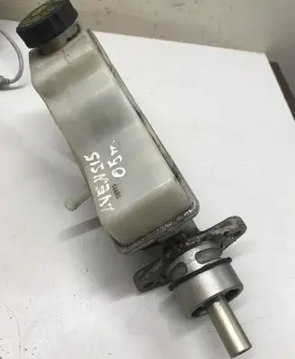Toyota Avensis T250 Master brake cylinder 25113379