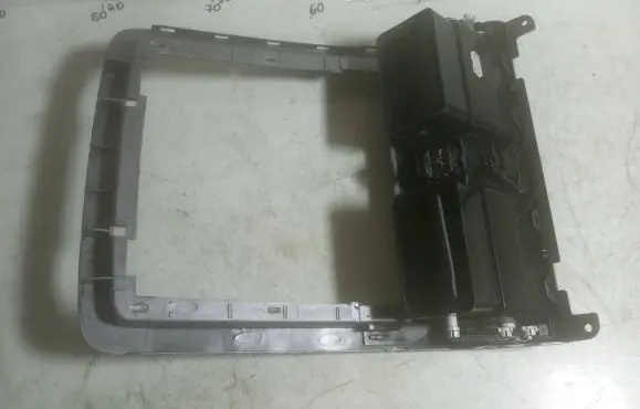 Volkswagen Touran I Dash center air vent grill 1T1819728C