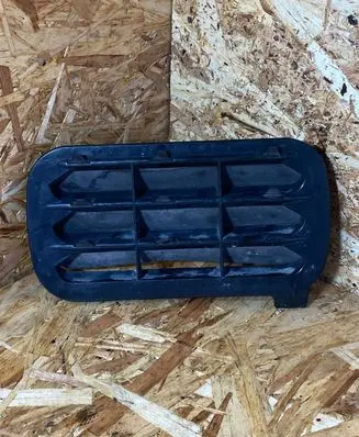 Mercedes-Benz E W124 Quarter panel pressure vent 1248370230