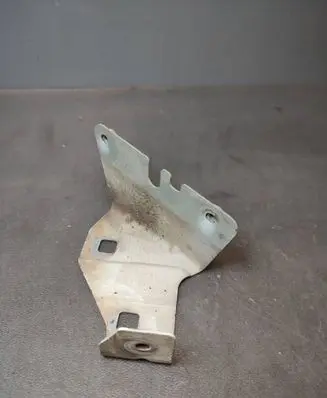 Opel Vivaro Fender mounting bracket 47903R