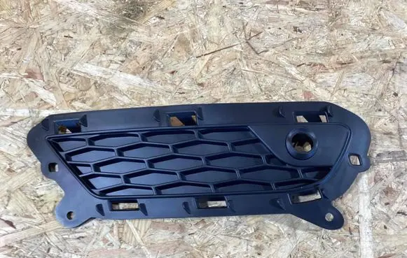 Land Rover Range Rover Evoque L538 Front bumper splitter molding lr074224 gj325a299cpia01