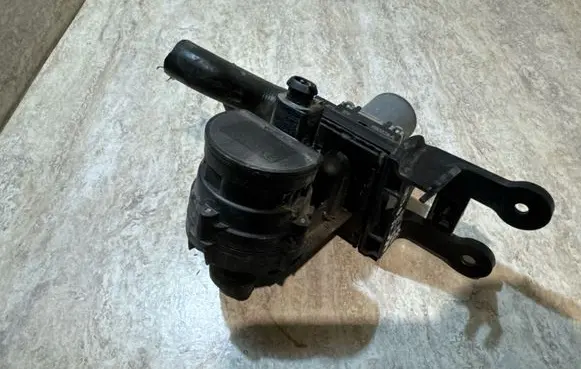 Audi A6 S6 C6 4F Electric auxiliary coolant/water pump 