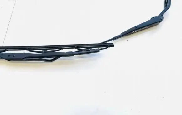 Volvo S40, V40 Front wiper blade arm