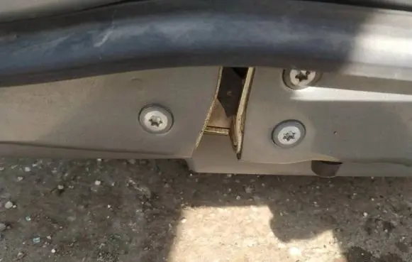 Suzuki SX4 Front door lock