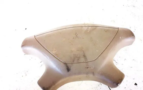 Mitsubishi Galant Steering wheel airbag