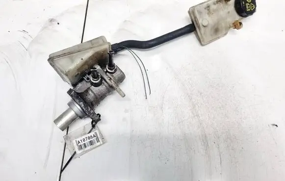 Master brake cylinder