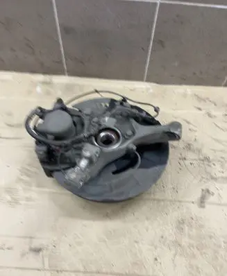 Opel Insignia B Front wheel hub spindle knuckle