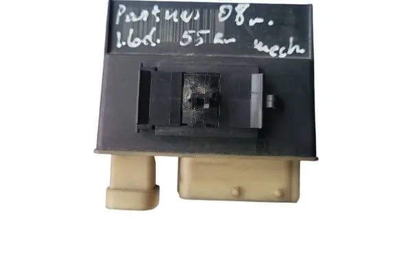 Glow plug pre-heat relay