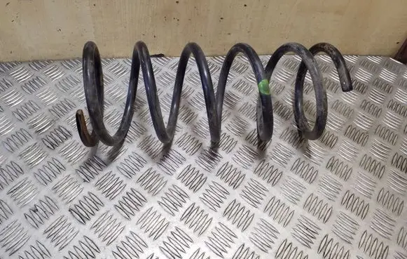 Suzuki Grand Vitara II Front coil spring