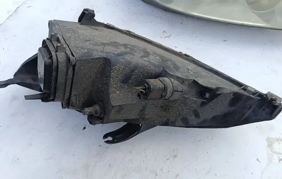 Ford Focus Headlight/headlamp 447858