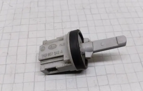 Skoda Octavia Mk2 (1Z) Interior temperature sensor 1K0907543A