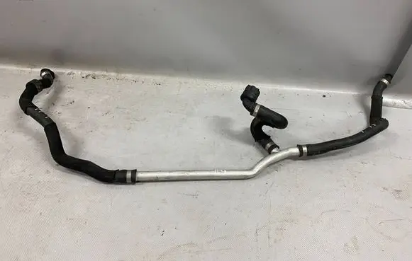 BMW 8 G15 Coolant pipe/hose 8747917 17128747917
