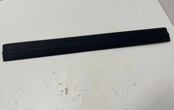 Mercedes-Benz CLS C218 X218 Front sill trim cover A2126860136