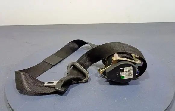 Audi A3 S3 8P Front seatbelt 8P3857706B