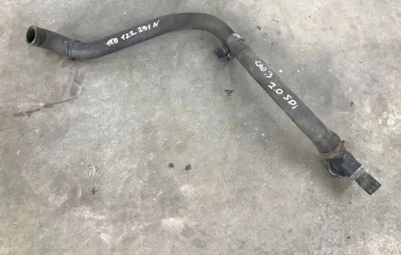 Coolant pipe/hose