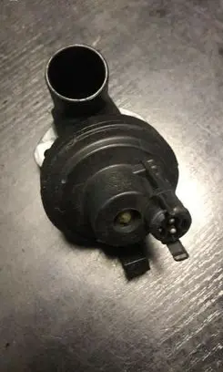 BMW 3 E30 Breather/breather pipe/hose 2241010