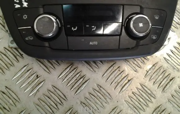 Opel Insignia A Climate control unit 13273095