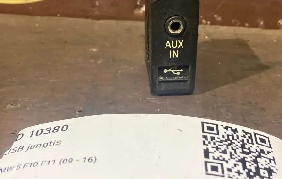 BMW 5 F10 F11 USB socket connector 61319129651