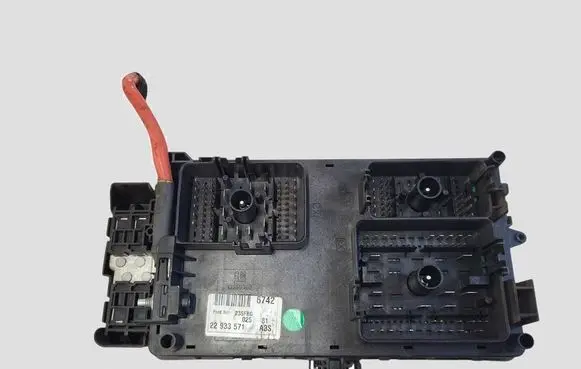 Opel Insignia A Fuse module 13255300 22933571