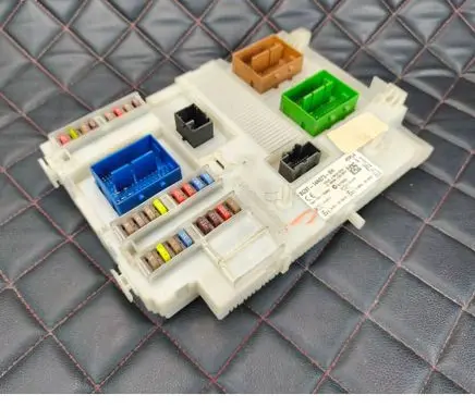 Ford Mondeo MK IV Fuse module BG9T14A073BH LTQF01125TP 3659AF01125TP