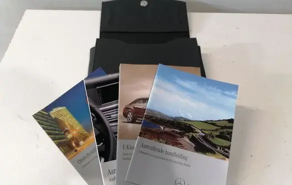 Mercedes-Benz E W212 Owners service history hand book 