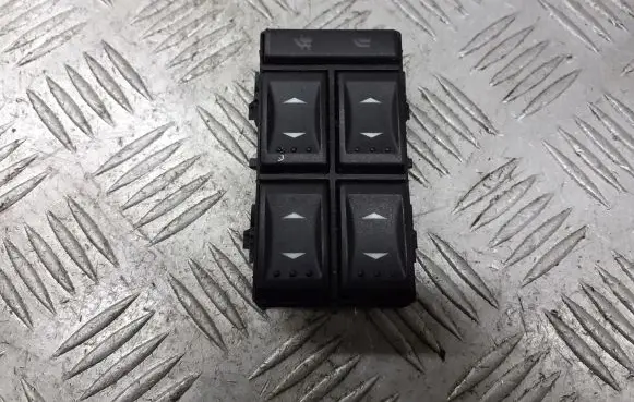 Ford Mondeo Mk III Front door window switch trim 1S7T-14A132-BD