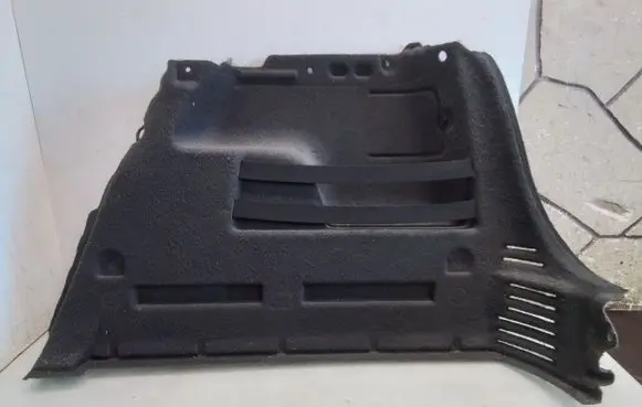 Trunk/boot lower side trim panel