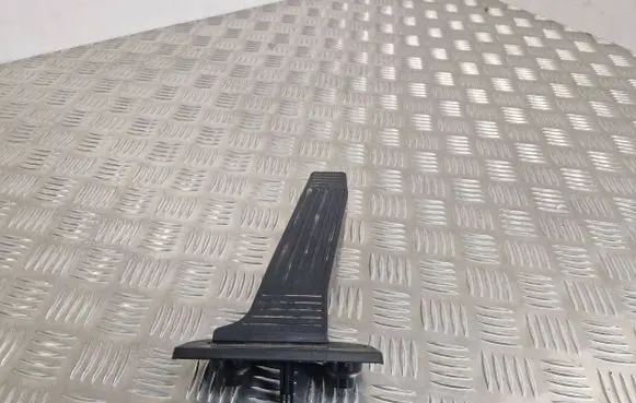 Toyota RAV 4 (XA50) Accelerator throttle pedal
