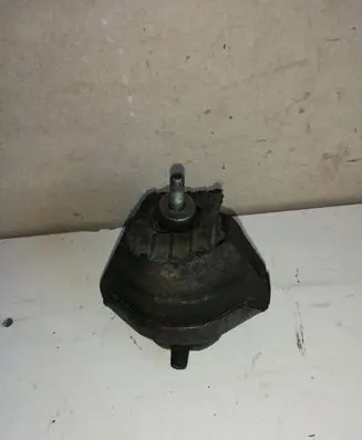 BMW 5 E60 E61 Engine mount bracket