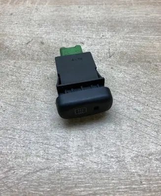 Suzuki Grand Vitara I Windscreen/window heater switch 