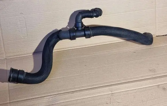 Volvo V60 Engine coolant pipe/hose 31338497
