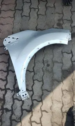 Renault Captur Fender 631002106R