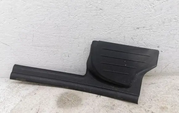 BMW 2 F46 Rear sill trim cover 7362331