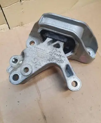 Nissan Qashqai Engine mount bracket 112846249R