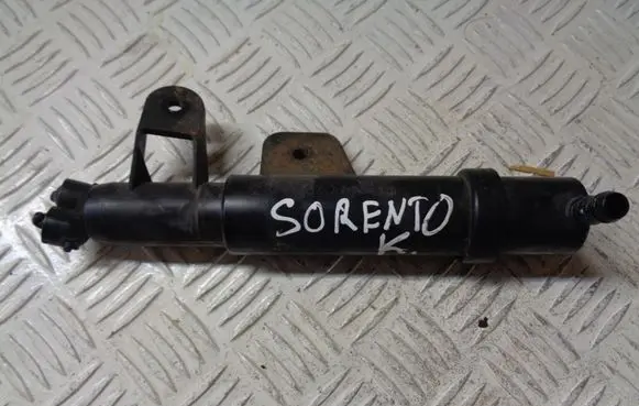 KIA Sorento Headlight washer spray nozzle