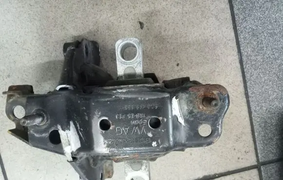 Skoda Roomster (5J) Gearbox mount 6Q0199555AE