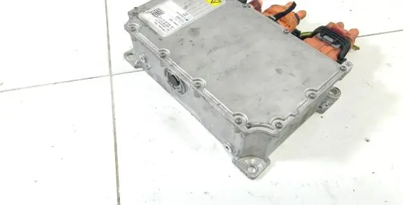 Mercedes-Benz EQC Voltage converter inverter A0009007921