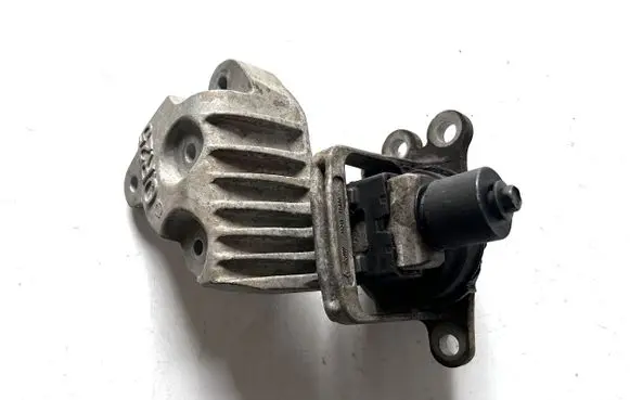 Nissan Rogue Engine mount bracket 112104BA0A
