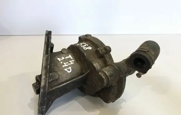 Volkswagen Transporter - Caravelle T4 Vacuum pump 075145101A